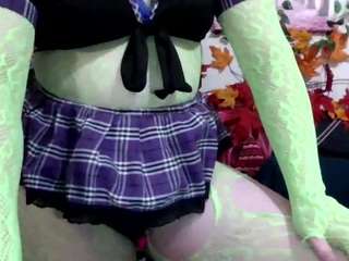 average-girl's CamSoda show and profile