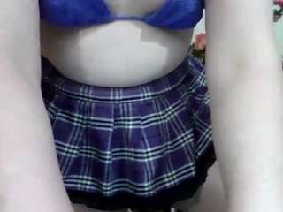 average-girl's CamSoda show and profile