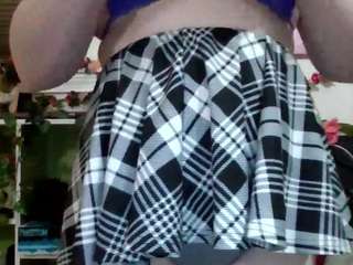 average-girl's CamSoda show and profile