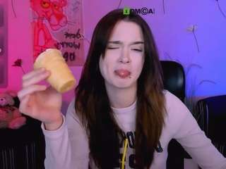 karla-pink