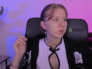 karla-pink