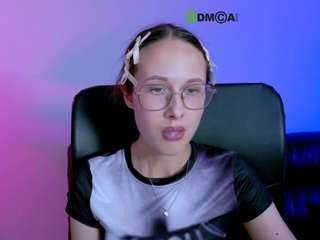 karla-pink
