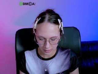 karla-pink