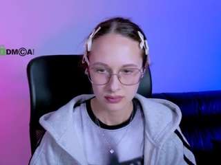 karla-pink