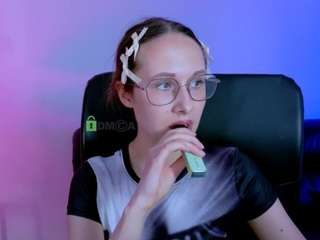 karla-pink