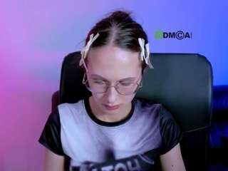 karla-pink