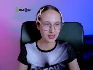 karla-pink