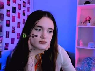 karla-pink