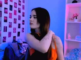 karla-pink