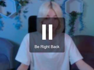 karla-pink