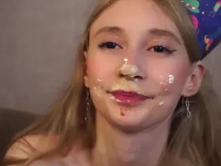 ElviaDunkum's Live Sex Cam Show