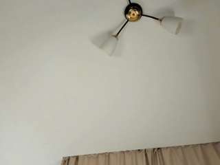 Model ini sedang live sekarang. rexannecrull