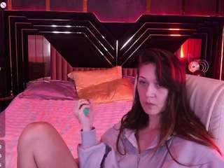 dreamylinaa's CamSoda show and profile