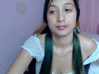 salo-uwu's CamSoda show and profile