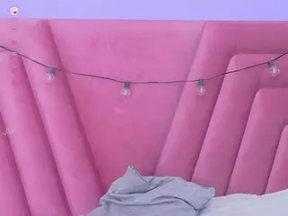 thinlittlegirl's Live Sex Cam Show