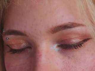 erlinafulwood Webcam Model Profile