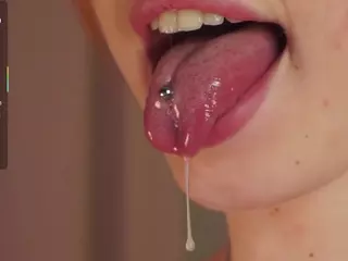 Emi's Live Sex Cam Show