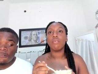 adry-morris Live Webcam on CamSoda