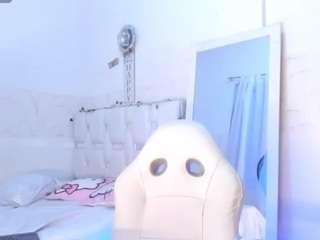 Adry-Morris live cam preview