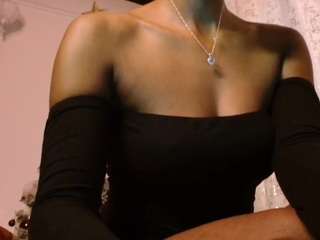 adrianacrystal5 Live Webcam on CamSoda