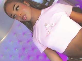 carlyndarlenis Live Webcam on CamSoda