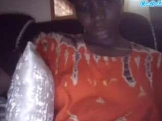 sexyybutty's CamSoda show and profile