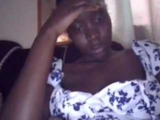 sexyybutty webcam model