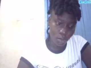 sexyybutty's CamSoda show and profile