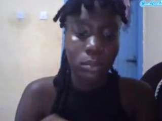 sexyybutty webcam model