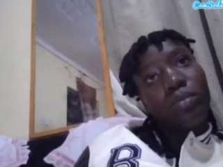 sexyybutty webcam model