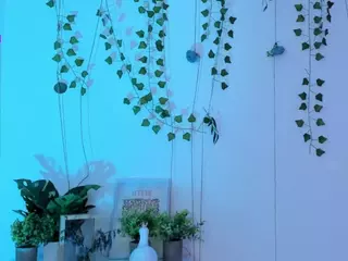 MiaVixxen's Live Sex Cam Show
