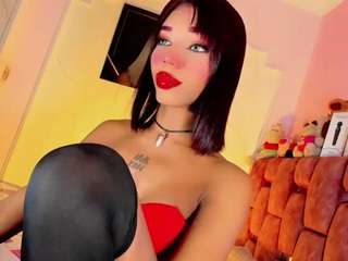 dirtygirlss-kloemia webcam model