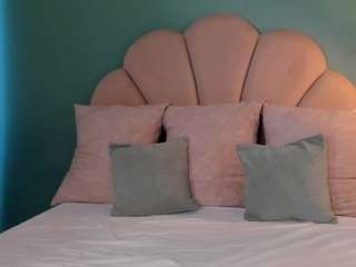 victoria-cam webcam model