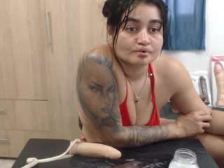 andreitatrujillo... Live Webcam on CamSoda