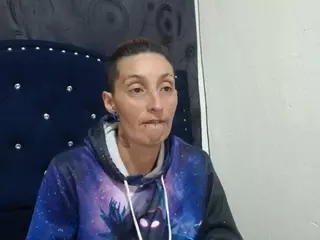 anyu1306's Live Sex Cam Show