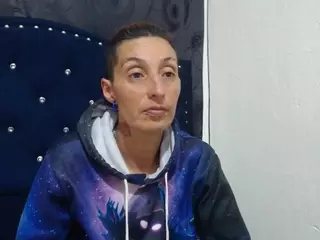 anyu1306's Live Sex Cam Show