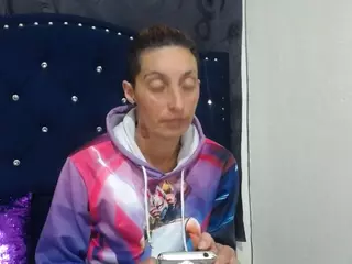 anyu1306's Live Sex Cam Show