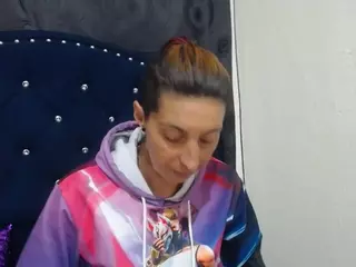 anyu1306's Live Sex Cam Show