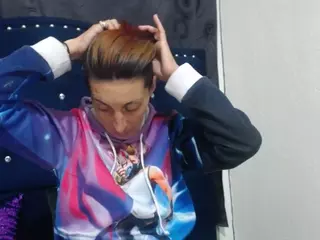 anyu1306's Live Sex Cam Show
