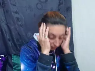 anyu1306's Live Sex Cam Show