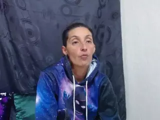 anyu1306's Live Sex Cam Show