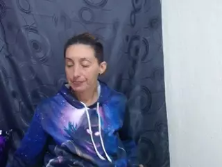anyu1306's Live Sex Cam Show