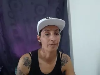 anyu1306's Live Sex Cam Show
