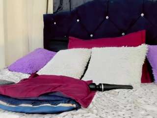 lorena-capelli's CamSoda show and profile