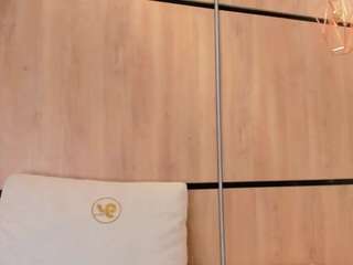 ashlyn-parker's CamSoda show and profile