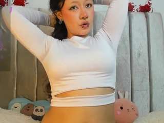 aurora-johnson, female webcam model,  years old, on live webcam