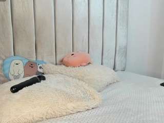 aurora-johnson — LIVE on Camsoda