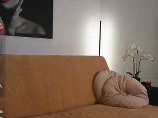 izybelle Live Webcam on CamSoda