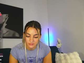 Live webcam model izybelle on Soda Cams