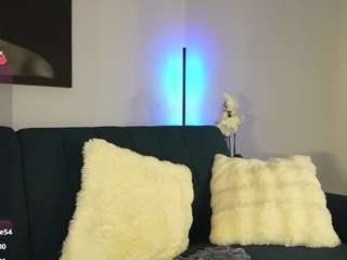 Live webcam model izybelle on Soda Cams